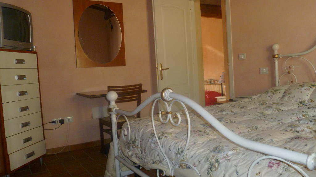 Le Ginestre B & B Massarosa Szoba fotó