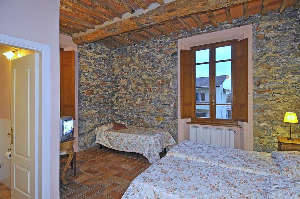 Le Ginestre B & B Massarosa Szoba fotó